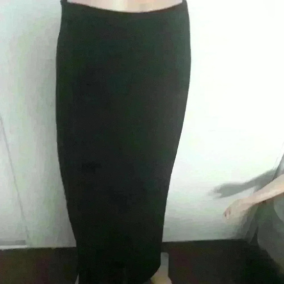 Sexy party/cocktail  office skirt fabric is very buttery soft, size medium - Picture 3 of 6